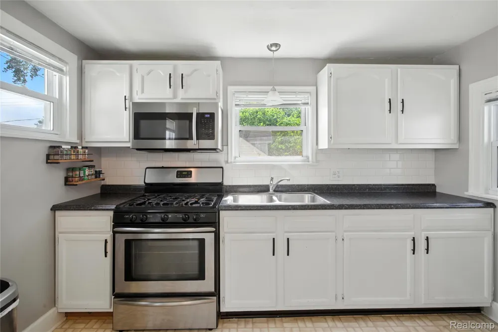 306 Kenwood Avenue Royal Oak City, MI 48067
