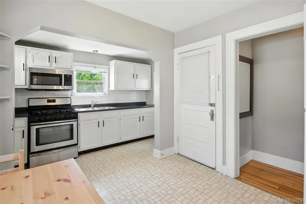 306 Kenwood Avenue Royal Oak City, MI 48067