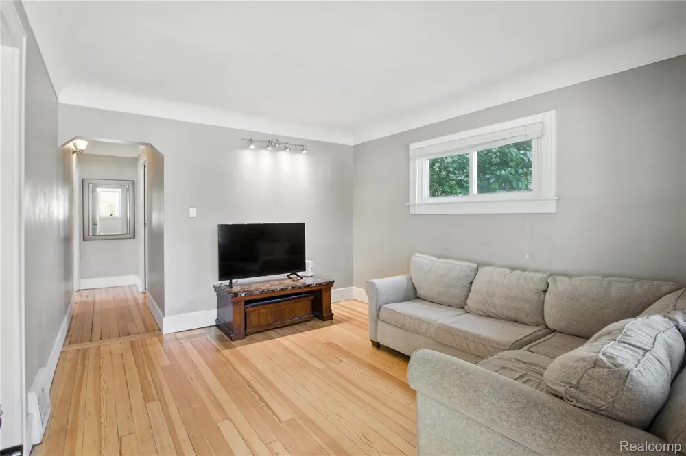 306 Kenwood Avenue Royal Oak City, MI 48067