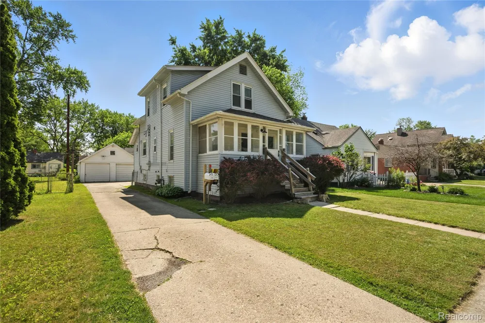306 Kenwood Avenue Royal Oak City, MI 48067