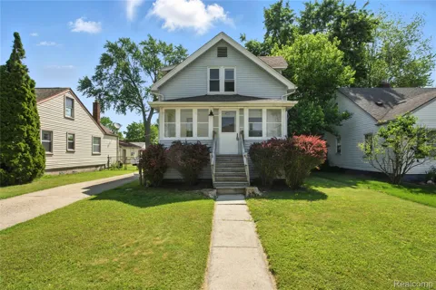 306 Kenwood Avenue