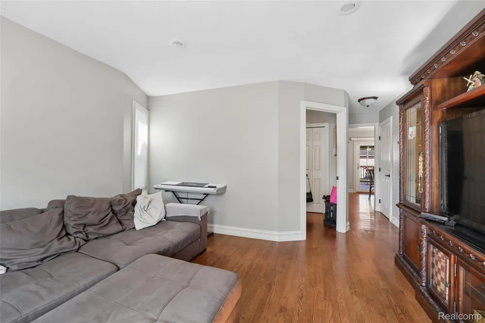 39719 Lembke Drive Sterling Heights City, MI 48313