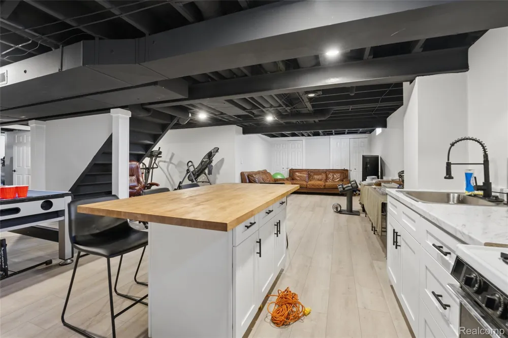 39719 Lembke Drive Sterling Heights City, MI 48313