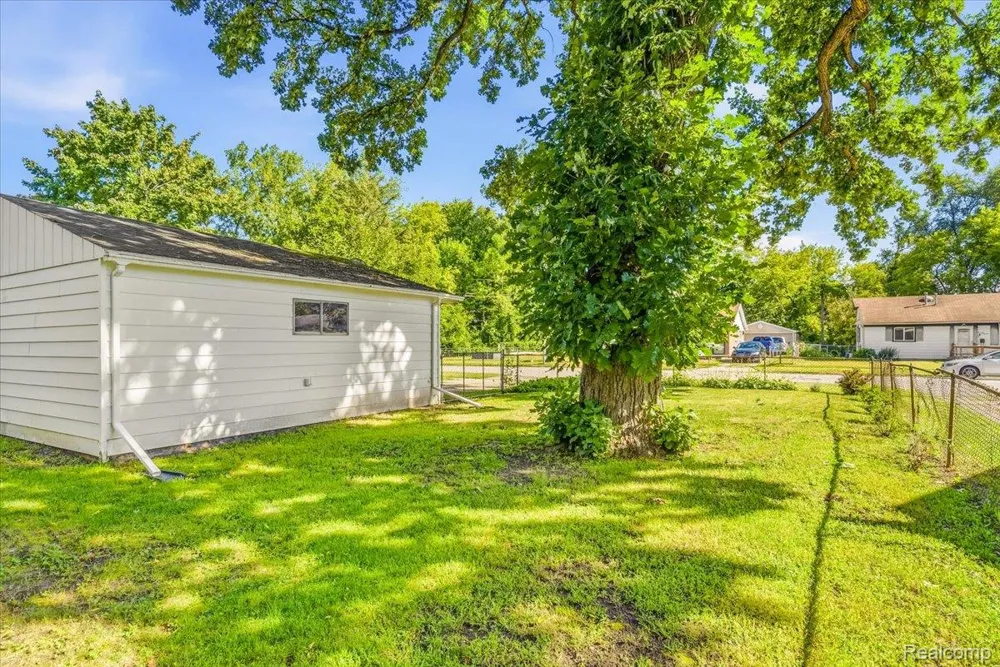 1482 Blossom Avenue Ypsilanti Charter Township, MI 48198
