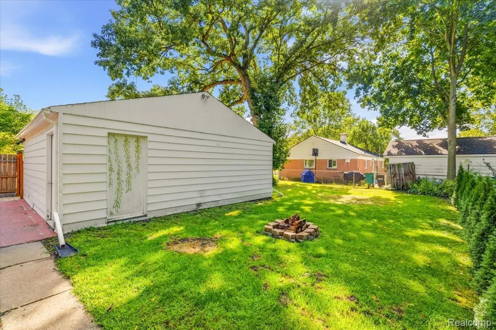 1482 Blossom Avenue Ypsilanti Charter Township, MI 48198