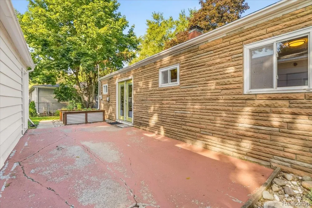 1482 Blossom Avenue Ypsilanti Charter Township, MI 48198