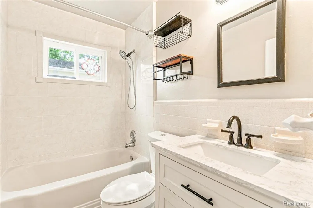 1482 Blossom Avenue Ypsilanti Charter Township, MI 48198