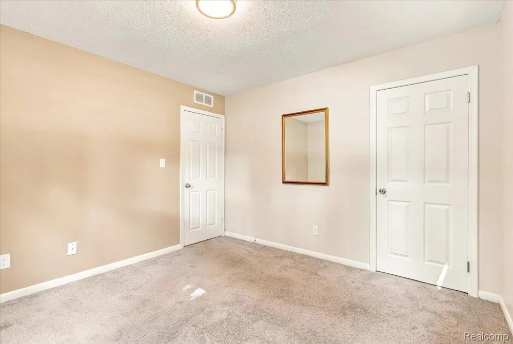1482 Blossom Avenue Ypsilanti Charter Township, MI 48198