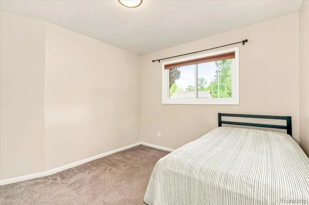 1482 Blossom Avenue Ypsilanti Charter Township, MI 48198