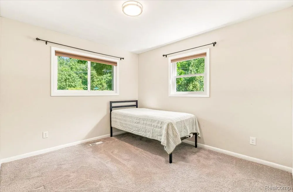 1482 Blossom Avenue Ypsilanti Charter Township, MI 48198