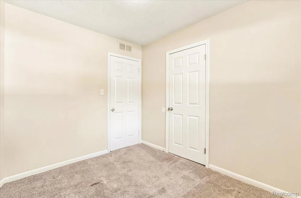 1482 Blossom Avenue Ypsilanti Charter Township, MI 48198