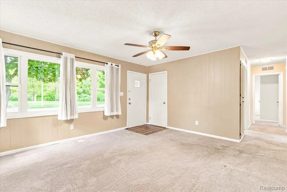 1482 Blossom Avenue Ypsilanti Charter Township, MI 48198