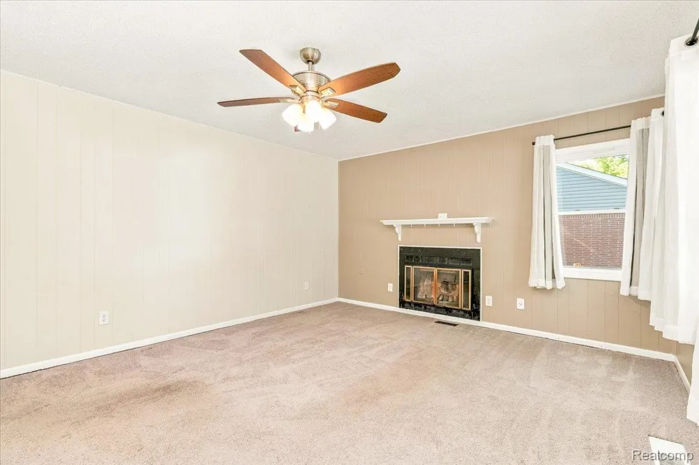 1482 Blossom Avenue Ypsilanti Charter Township, MI 48198