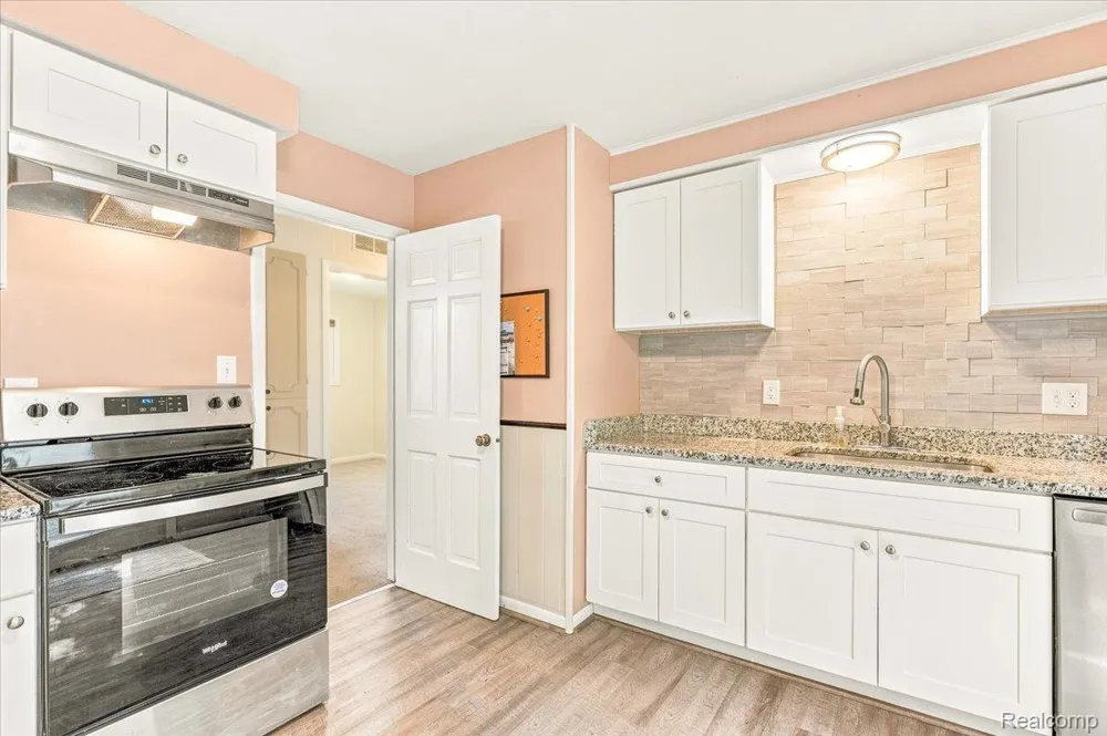 1482 Blossom Avenue Ypsilanti Charter Township, MI 48198