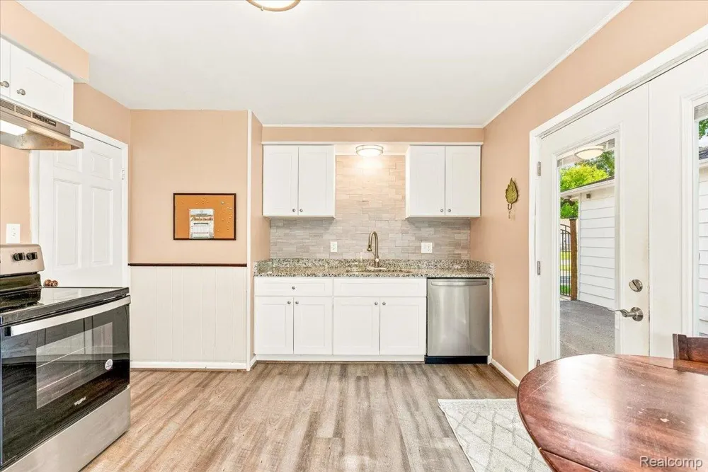 1482 Blossom Avenue Ypsilanti Charter Township, MI 48198