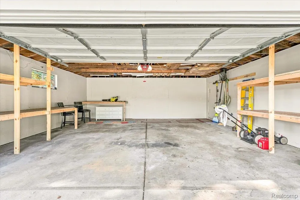 1482 Blossom Avenue Ypsilanti Charter Township, MI 48198