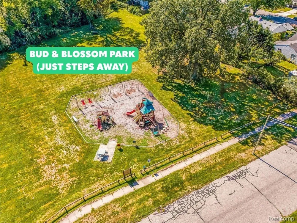 1482 Blossom Avenue Ypsilanti Charter Township, MI 48198