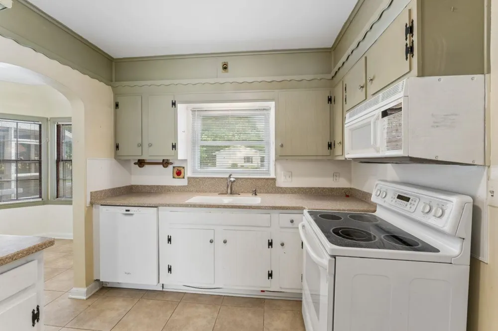 9044 S Saginaw Street Grand Blanc Charter Township, MI 48439