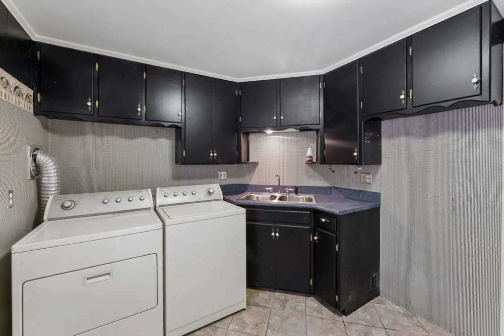 9044 S Saginaw Street Grand Blanc Charter Township, MI 48439