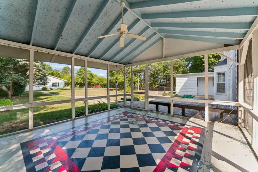 9044 S Saginaw Street Grand Blanc Charter Township, MI 48439