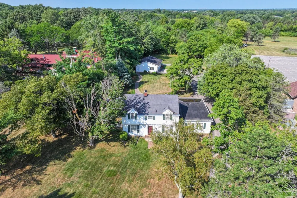 9044 S Saginaw Street Grand Blanc Charter Township, MI 48439