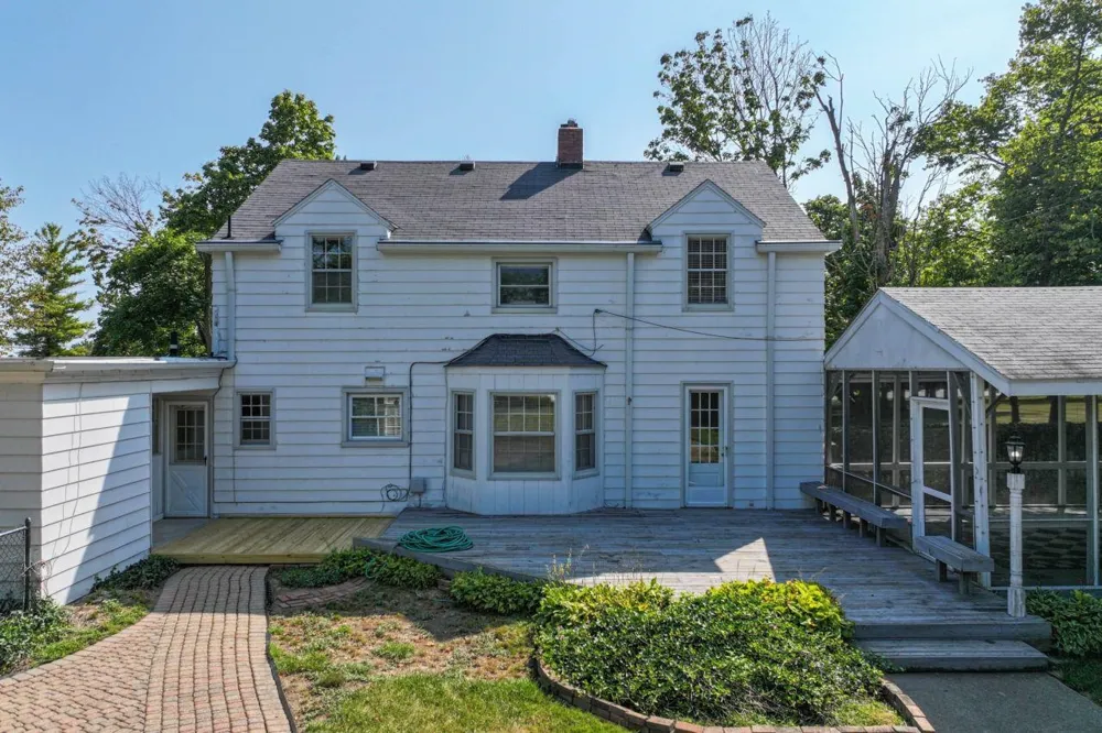 9044 S Saginaw Street Grand Blanc Charter Township, MI 48439
