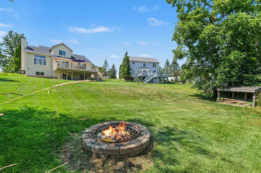 12129 Carmela Drive Fenton Charter Township, MI 48430