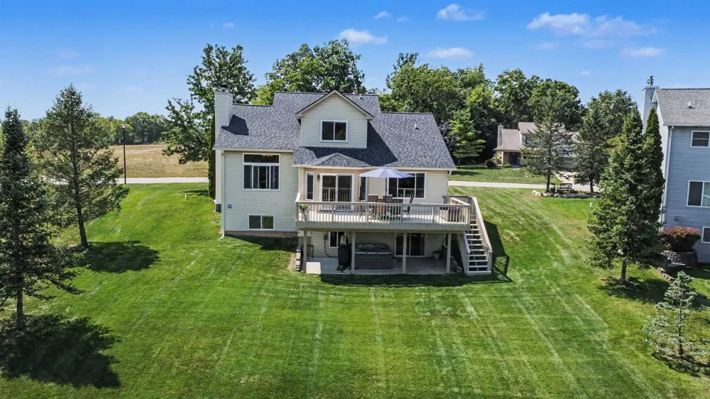 12129 Carmela Drive Fenton Charter Township, MI 48430
