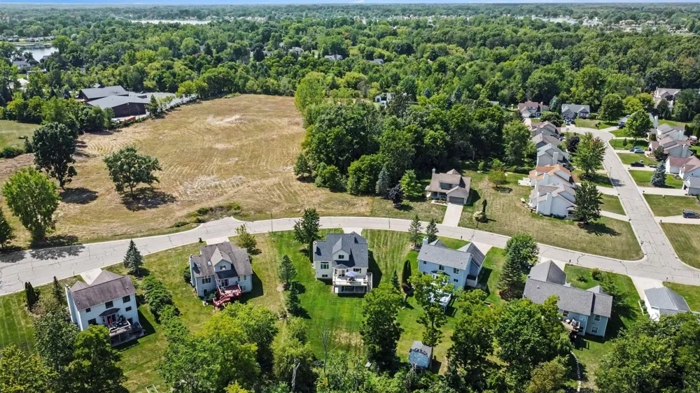 12129 Carmela Drive Fenton Charter Township, MI 48430
