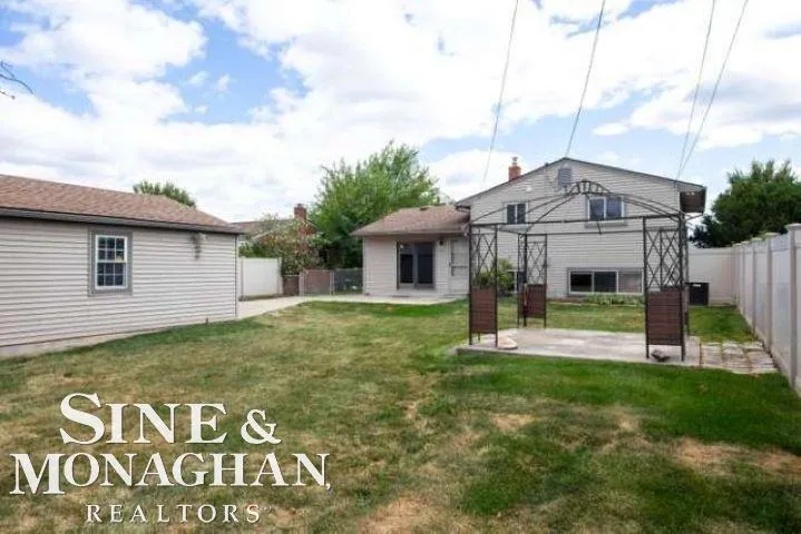 2331 Parliament Drive Sterling Heights City, MI 48310