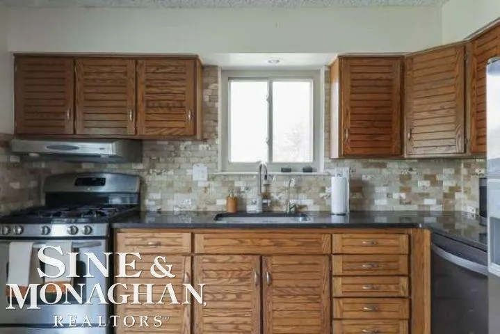 2331 Parliament Drive Sterling Heights City, MI 48310