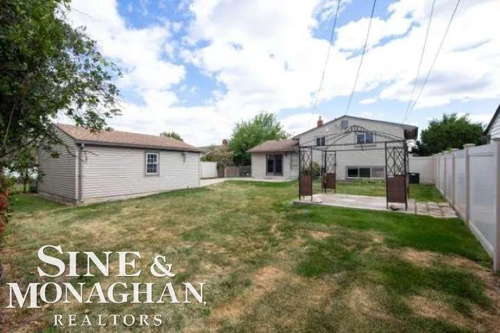 2331 Parliament Drive Sterling Heights City, MI 48310