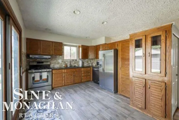 2331 Parliament Drive Sterling Heights City, MI 48310