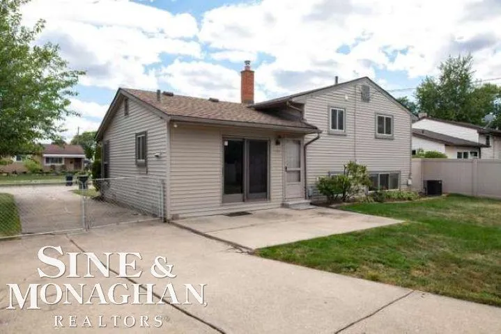 2331 Parliament Drive Sterling Heights City, MI 48310