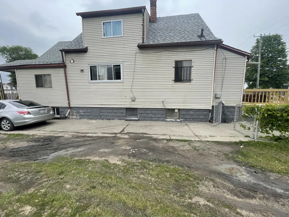 2954 Goodson Street Hamtramck City, MI 48212