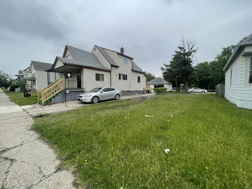 2954 Goodson Street Hamtramck City, MI 48212