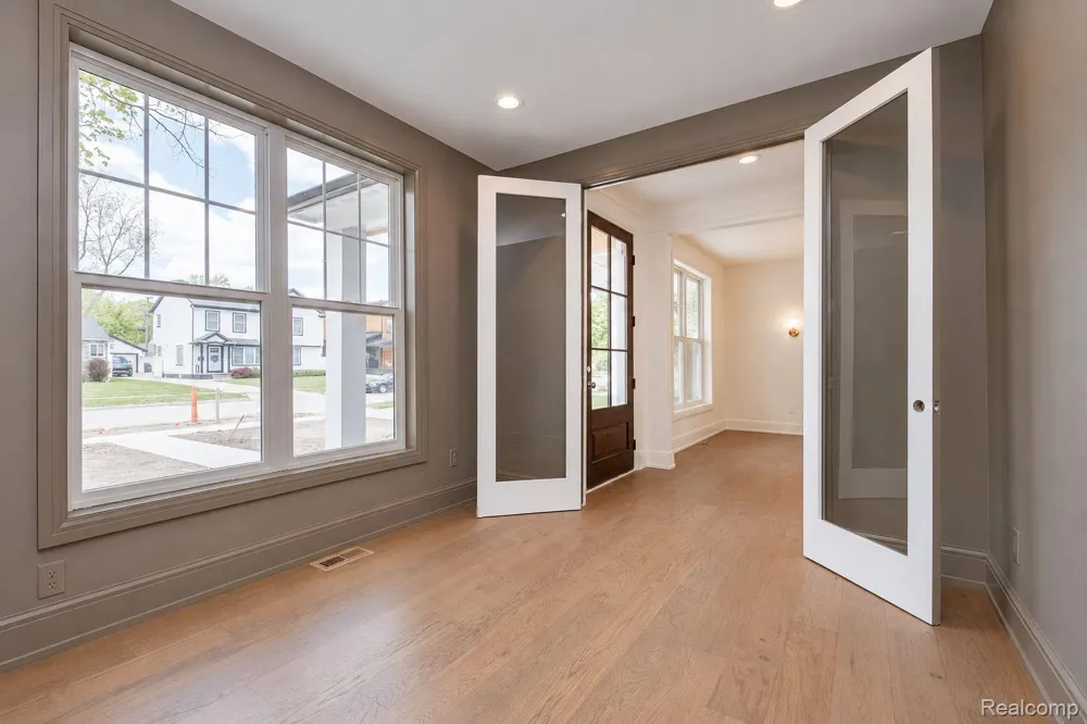 3800 Linwood Avenue Royal Oak City, MI 48073