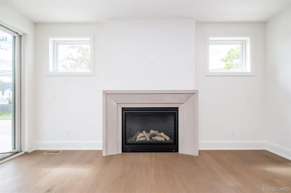 3800 Linwood Avenue Royal Oak City, MI 48073