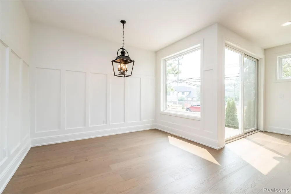 3800 Linwood Avenue Royal Oak City, MI 48073