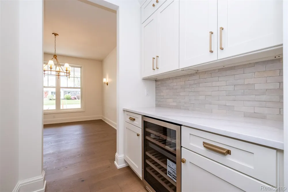 3800 Linwood Avenue Royal Oak City, MI 48073