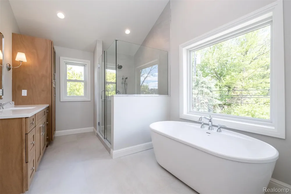 3800 Linwood Avenue Royal Oak City, MI 48073