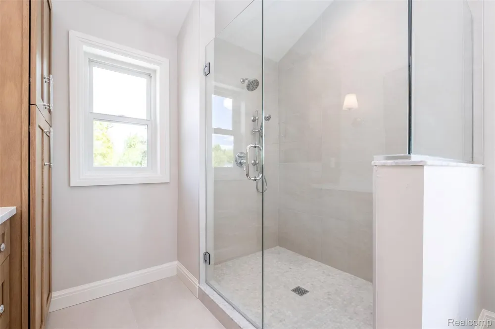 3800 Linwood Avenue Royal Oak City, MI 48073