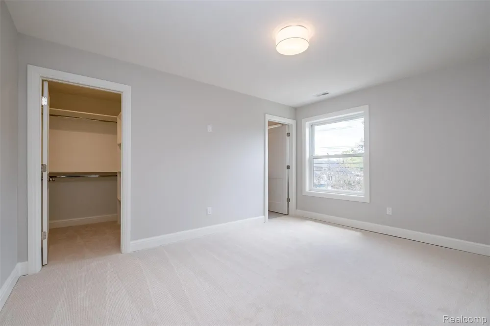 3800 Linwood Avenue Royal Oak City, MI 48073