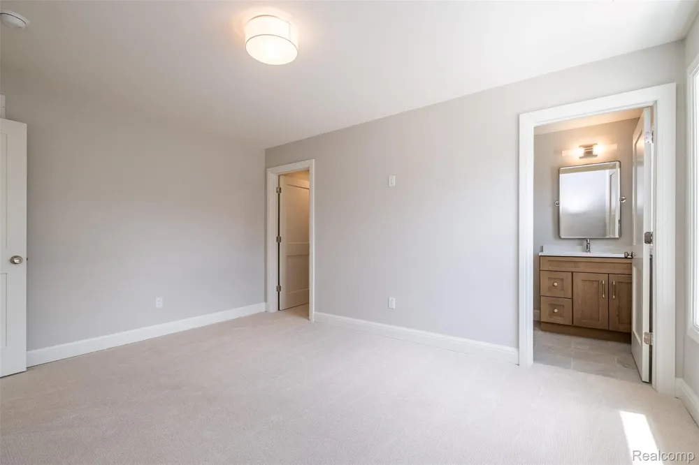 3800 Linwood Avenue Royal Oak City, MI 48073