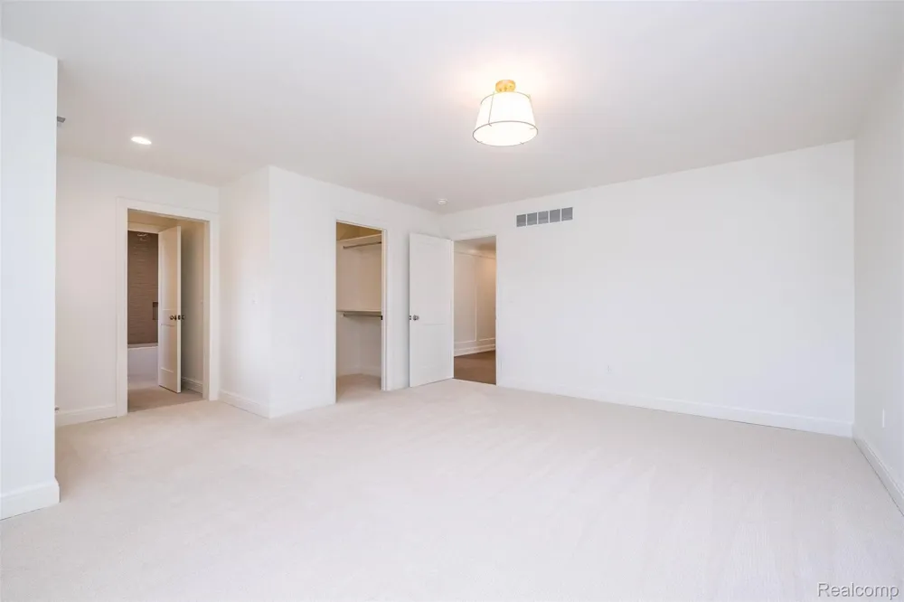 3800 Linwood Avenue Royal Oak City, MI 48073