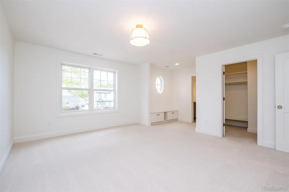 3800 Linwood Avenue Royal Oak City, MI 48073