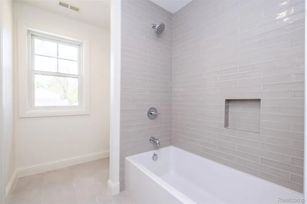 3800 Linwood Avenue Royal Oak City, MI 48073