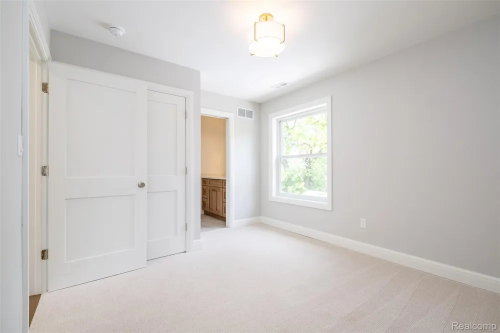3800 Linwood Avenue Royal Oak City, MI 48073
