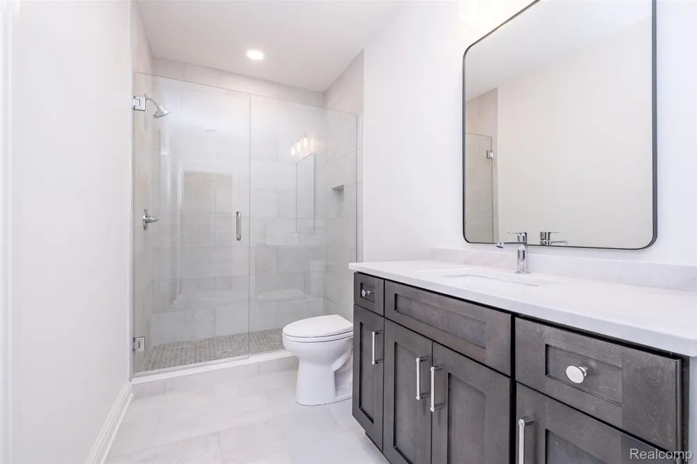 3800 Linwood Avenue Royal Oak City, MI 48073