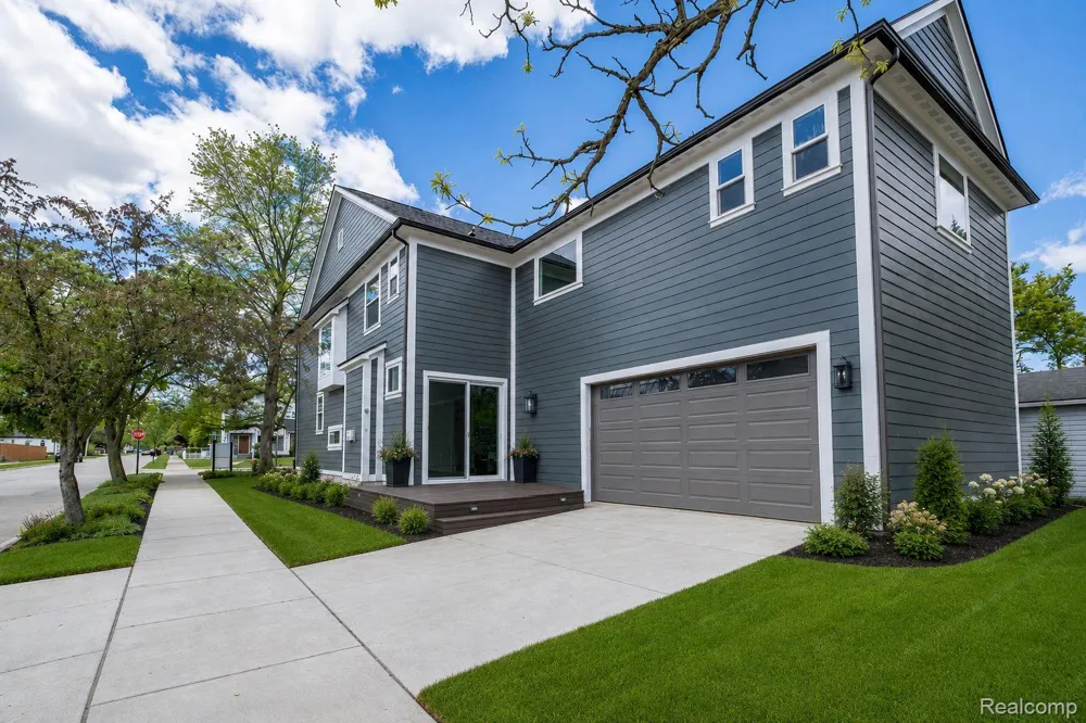 3800 Linwood Avenue Royal Oak City, MI 48073